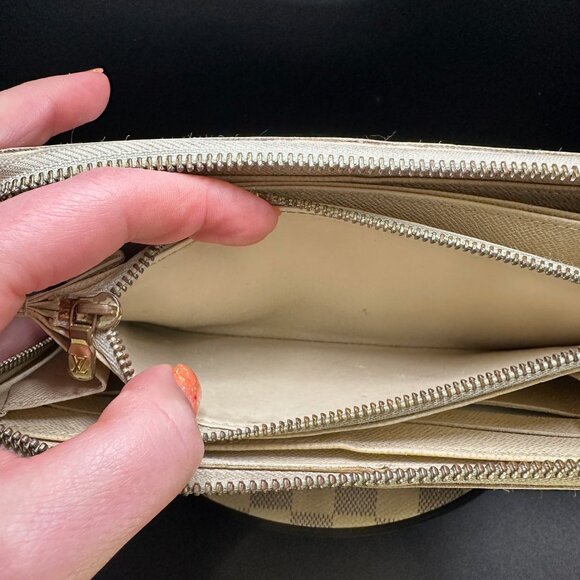 Louis Vuitton Damier Azur Zippy Wallet - GUC - Picture 9 of 11